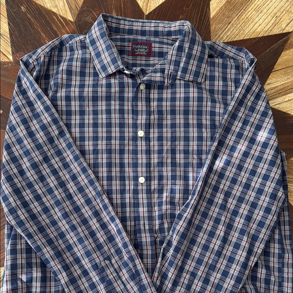 UNTUCKit Blue and Red Casual Button Down Shirt